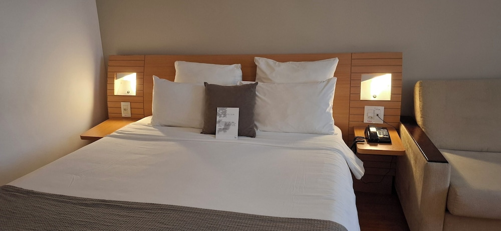 Habitación Executive con 1 cama doble del hotel Novotel Rj Santos Dumont. Foto 3