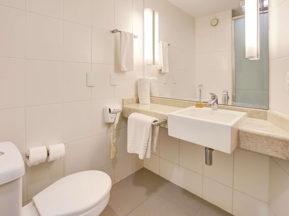 Habitación Executive con 1 cama doble del hotel Novotel Rj Santos Dumont. Foto 7