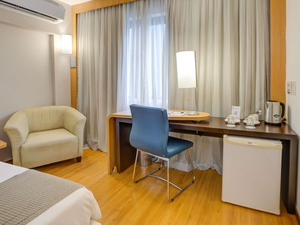 Habitación Executive con 1 cama doble del hotel Novotel Rj Santos Dumont. Foto 12