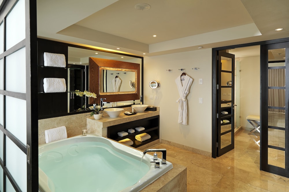 Suite Vista Jardín 1 Cama king 2 habitaciones Master Con Vistas Sofá Cama incluido 2 Camas dobles del hotel Paradisus Playa Del Carmen – Riviera Maya - All Inclusive. Foto 5