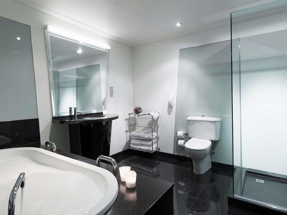 Apartamento Deluxe, 2 habitaciones, cocina del hotel The Como Melbourne. Foto 5