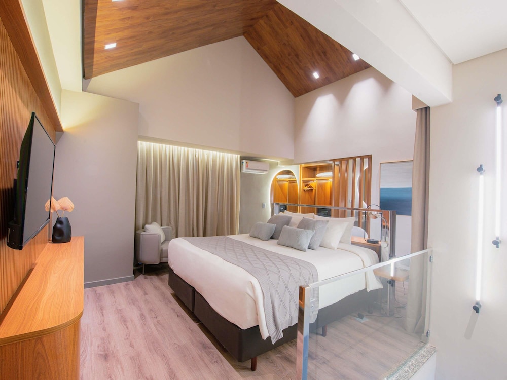 Suite Superior (1 cama King Size + 2 camas individuales o 1 cama King Size) del hotel Mercure Curitiba Batel