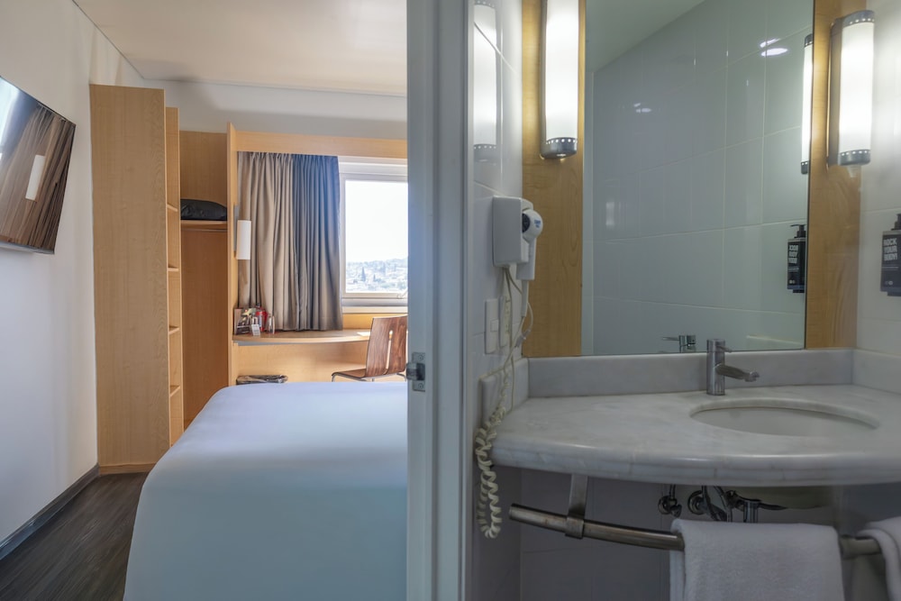 Habitación Estándar con 1 cama doble del hotel Ibis Hermosillo. Foto 1