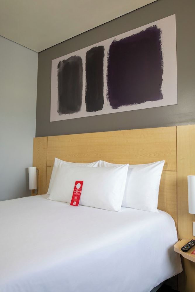 Habitación Estándar con 1 cama doble del hotel Ibis Hermosillo. Foto 2