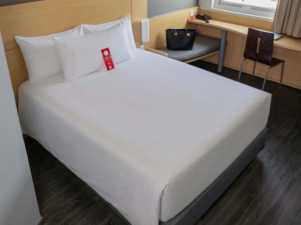 Habitación Estándar con 1 cama doble del hotel Ibis Hermosillo. Foto 10