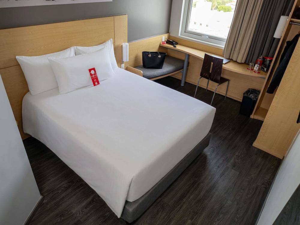 Habitación Estándar con 1 cama doble del hotel Ibis Hermosillo. Foto 14