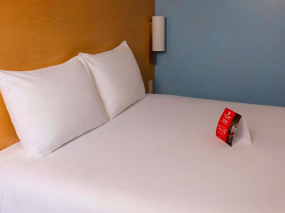 Habitación Estándar con 1 cama doble del hotel Ibis Mexico Perinorte. Foto 3