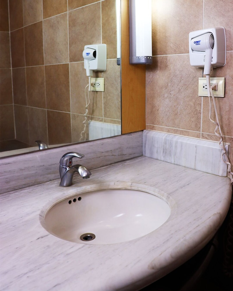 Habitación Estándar con 1 cama doble del hotel Ibis Mexico Perinorte. Foto 16