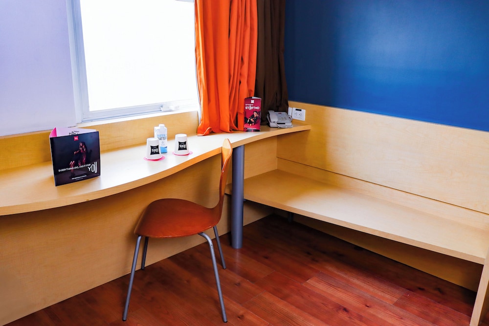 Habitación estándar con camas individuales del hotel Ibis Mexico Perinorte. Foto 4