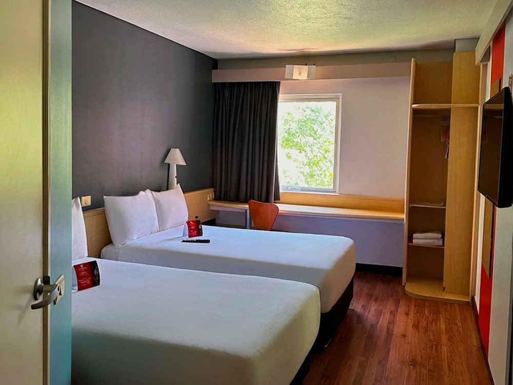 Habitación Estándar con 2 camas dobles del hotel Ibis Mexico Perinorte. Foto 8