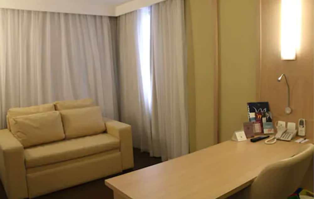Habitación Superior con cama doble del hotel Mercure Manaus. Foto 16