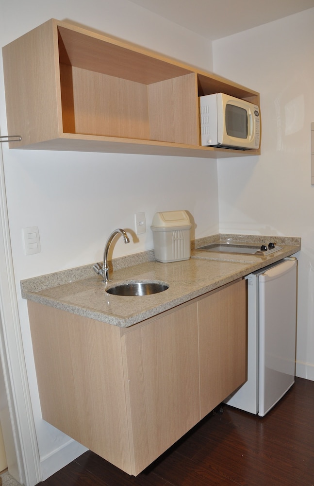 Habitación superior con 2 camas individuales del hotel Mercure Manaus. Foto 1