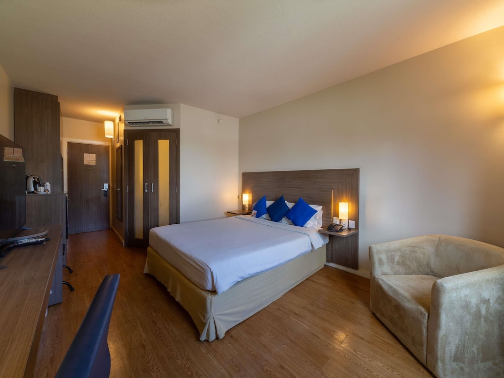 DBE - Habitación ejecutiva con 1 cama doble del hotel Novotel Manaus. Foto 6