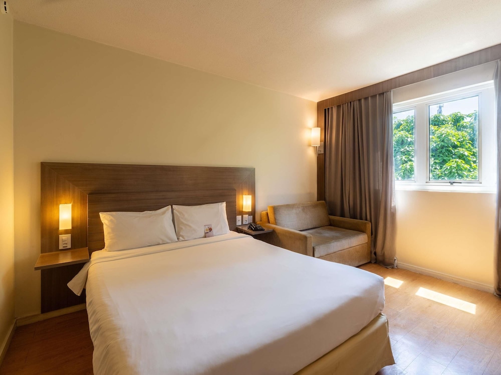 Apartamento superior con movilidad reducida, con cama doble del hotel Novotel Manaus. Foto 4