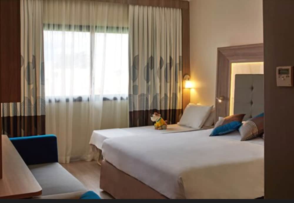 Habitación Ejecutiva con 1 cama doble del hotel Novotel Campo Grande. Foto 1