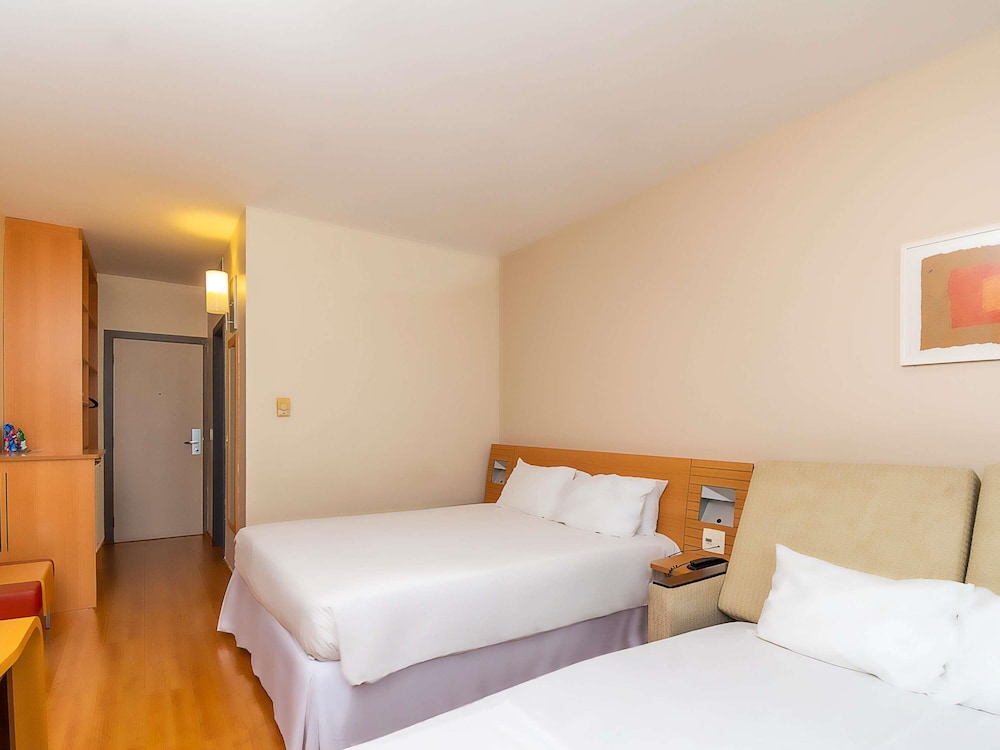 Apartamento Superior con cama doble y sofá - cama del hotel Novotel Campo Grande. Foto 9