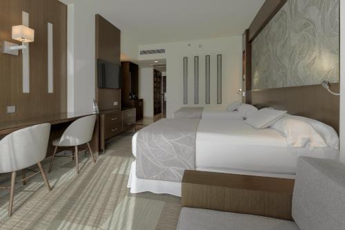 Habitación Doble Deluxe - 2 camas del hotel Riu Plaza Guadalajara. Foto 3