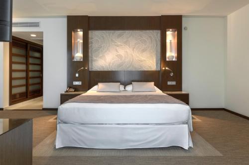 Habitación Superior Executive - cama extragrande - Solo adultos - Acceso a Crown Level del hotel Riu Plaza Guadalajara. Foto 1