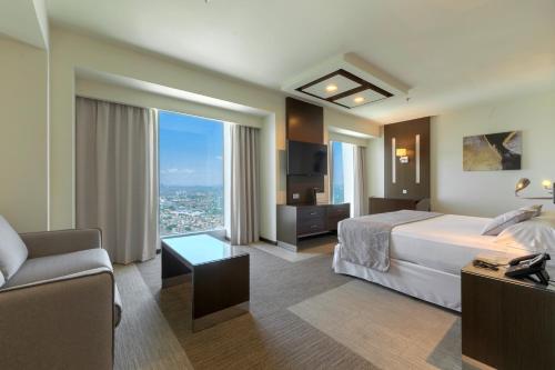Habitación Executive - cama extragrande - Solo adultos - Acceso a Crown Level del hotel Riu Plaza Guadalajara. Foto 6