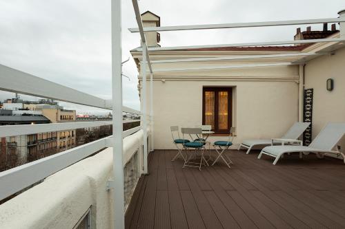 Suite Junior con terraza del hotel Petit Palace Lealtad Plaza. Foto 5