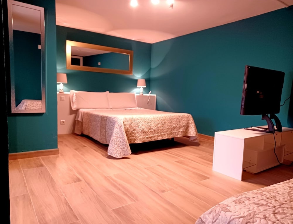Habitación con 1 cama doble o 2 individuales del hotel Aravaca Garden