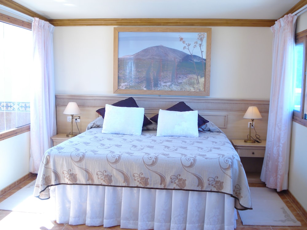 Suite de luna de miel, 1 cama de matrimonio grande, bañera de hidromasaje del hotel Estrella Del Norte. Foto 2