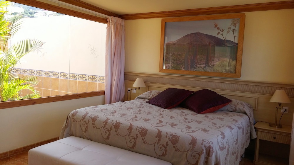 Suite de luna de miel, 1 cama de matrimonio grande, bañera de hidromasaje del hotel Estrella Del Norte. Foto 6