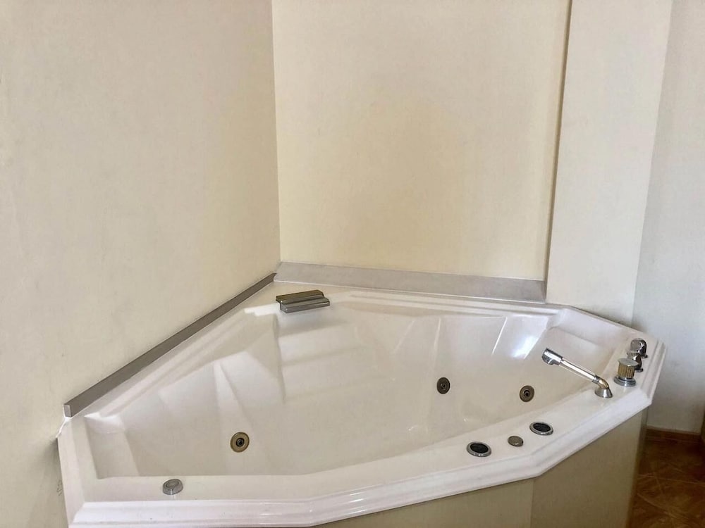 Suite familiar, 2 habitaciones, terraza, vistas al mar del hotel Estrella Del Norte. Foto 10