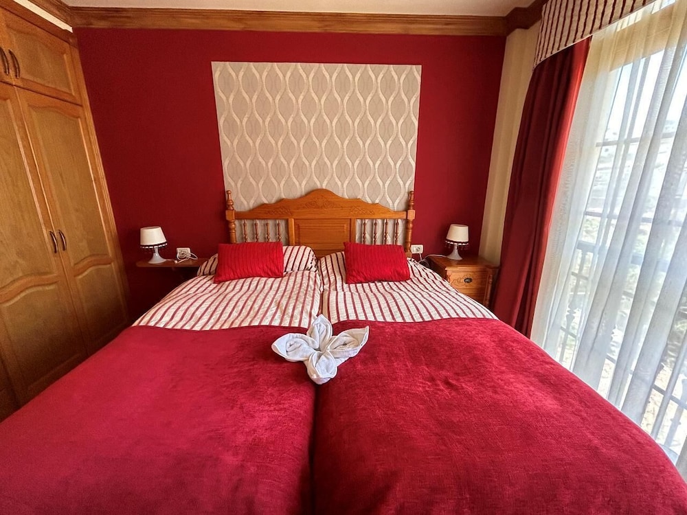 Apartamento superior, 2 habitaciones, terraza, vistas al mar del hotel Estrella Del Norte. Foto 3