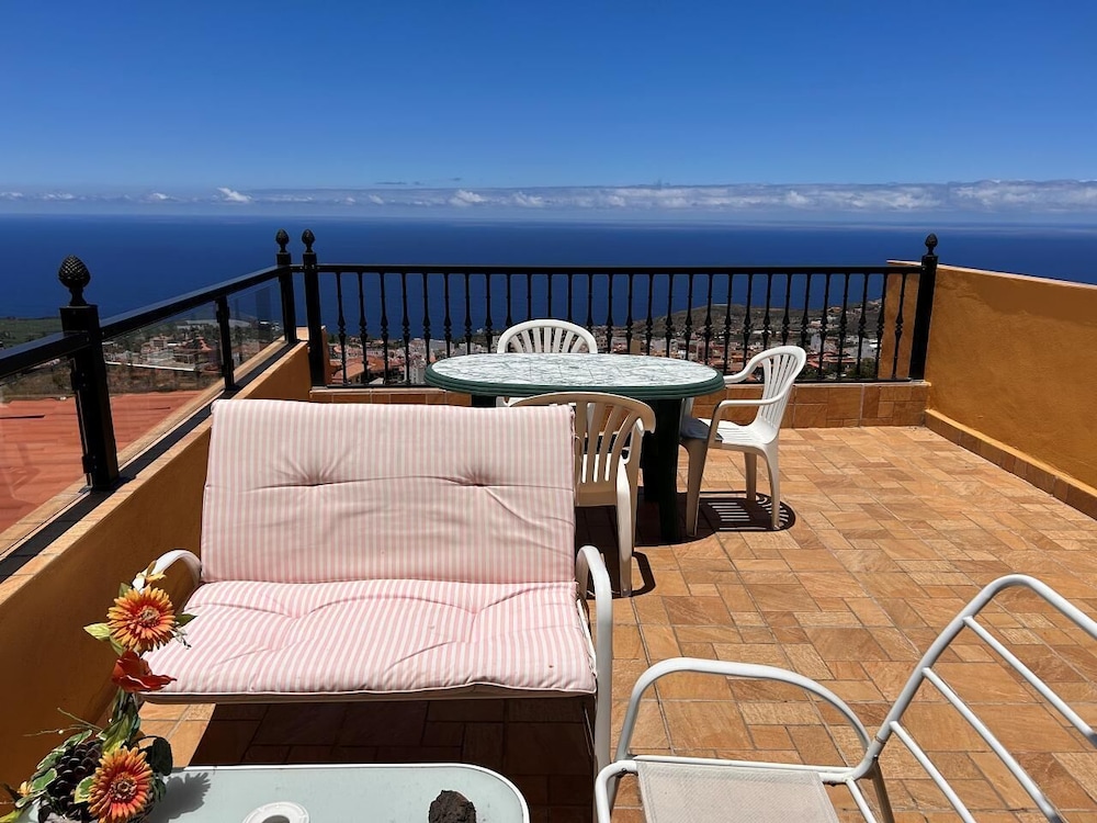 Apartamento superior, 2 habitaciones, terraza, vistas al mar del hotel Estrella Del Norte. Foto 10