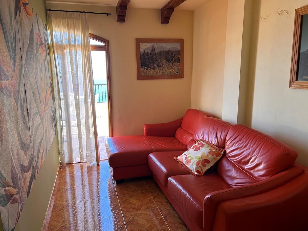 Apartamento superior, 2 habitaciones, terraza, vistas al mar del hotel Estrella Del Norte. Foto 8