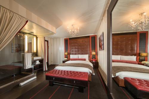 Alojamiento Sanctuary con cama extragrande del hotel Sanctuary New York. Foto 1