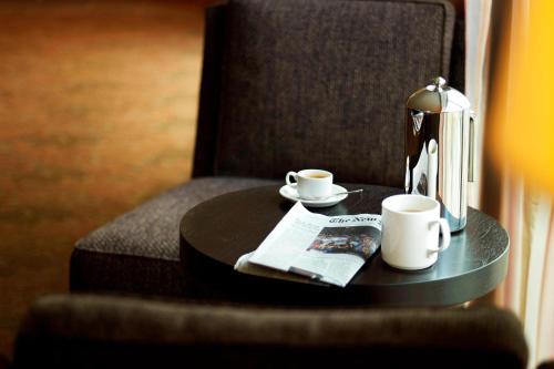 Habitación Doble con cama grande - Nivel club del hotel Sheraton Tribeca. Foto 13