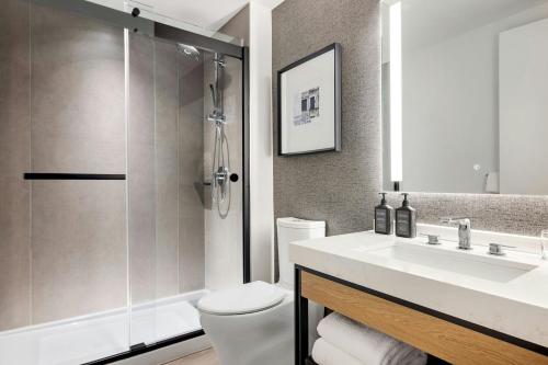 Habitación King - Nivel Club del hotel Sheraton Tribeca. Foto 18