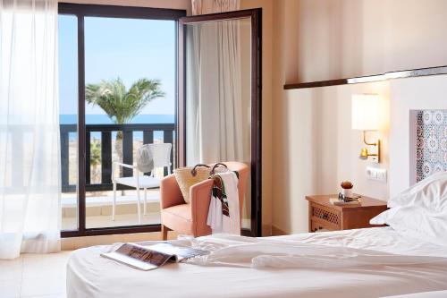 Habitación Doble con vistas laterales al mar del hotel Iberostar Waves Saïdia