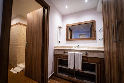 Habitación Doble Superior con vistas al mar del hotel Be Live Collection Saidia. Foto 7
