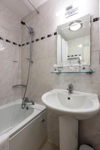 Habitación Doble Estándar del hotel Best Western Swiss Cottage. Foto 4