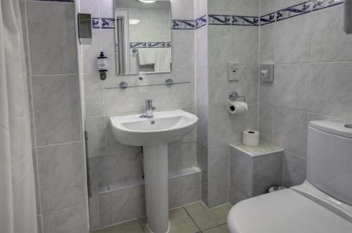 Habitación Doble Estándar - 2 camas - No fumadores del hotel Best Western Swiss Cottage. Foto 2
