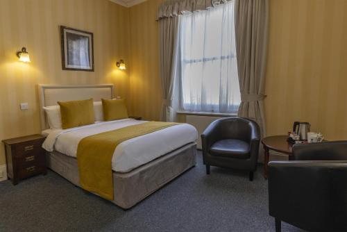 Family Room with One Double Bed and One Single Bed - Non - Smoking del hotel Best Western Swiss Cottage