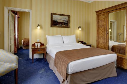Family Room with One Double Bed and One Single Bed - Non - Smoking del hotel Best Western Swiss Cottage. Foto 3