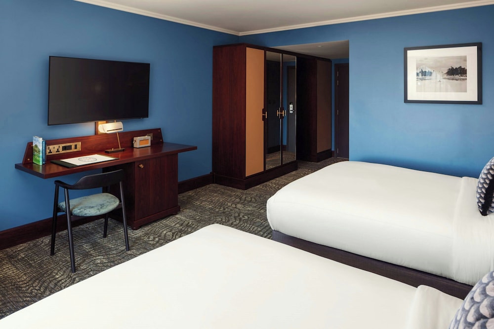 Casa superior, 2 camas de matrimonio del hotel St Pancras London, Autograph Collection. Foto 1