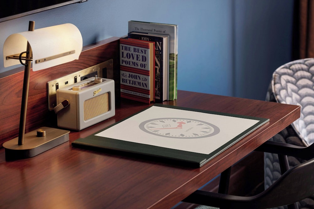 Deluxe King Bedroom del hotel St Pancras London, Autograph Collection. Foto 1