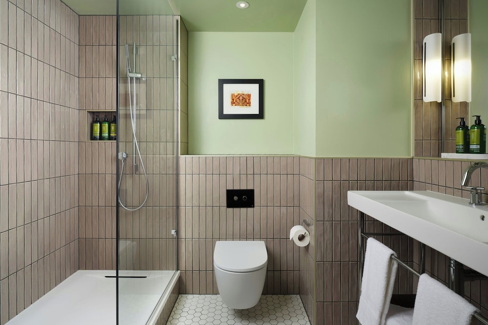 Premier King Bedroom del hotel St Pancras London, Autograph Collection. Foto 3