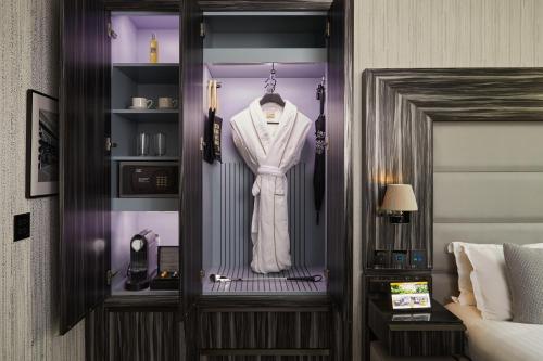 Habitación Superior con cama extragrande del hotel Eccleston Square. Foto 2