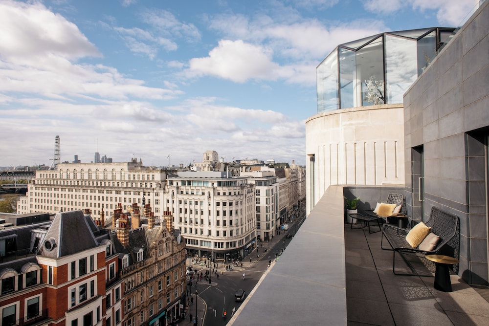 Ático Balcón o Terraza 2 habitaciones Dúplex Vista ciudad Con Vistas del hotel ME by Meliá London - Covent Garden