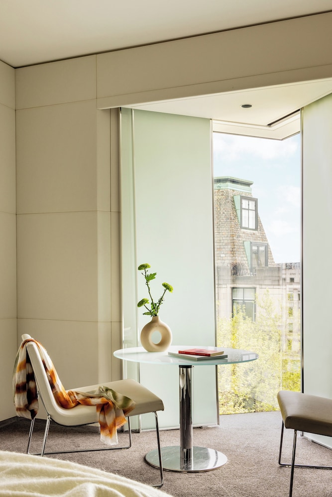 Habitación, vistas a la ciudad (Superior ME) del hotel ME London Hotel. Foto 6