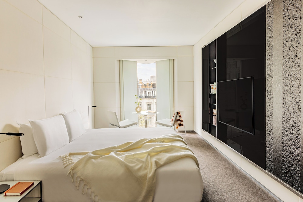 Habitación superior, 2 dormitorios, vistas a la ciudad (Superior ME) del hotel ME London Hotel. Foto 1