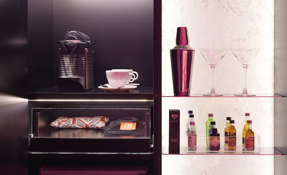 Habitación superior, 2 dormitorios, vistas a la ciudad (Superior ME) del hotel ME London Hotel. Foto 2