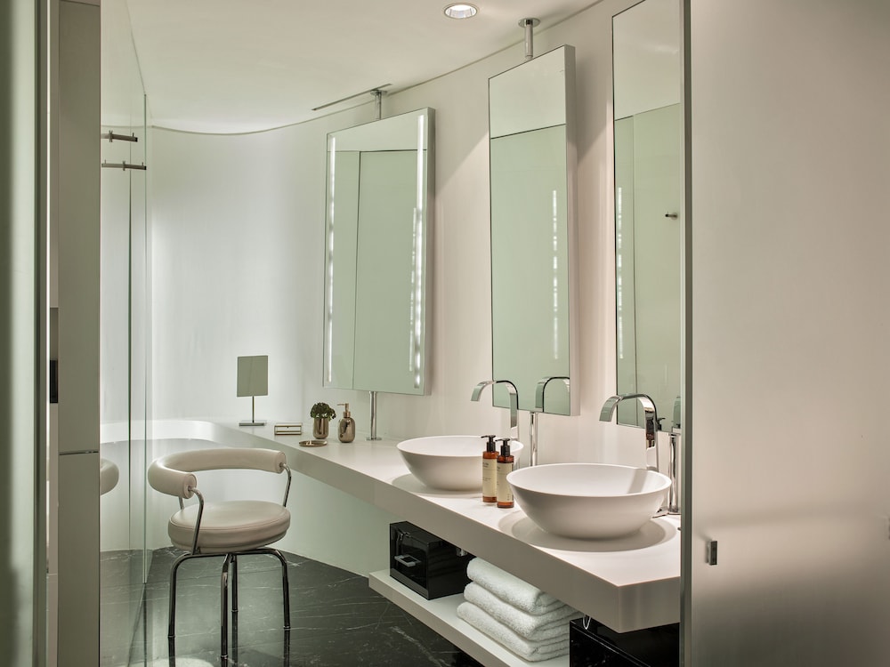 Suite panorámica de 3 dormitorios, vista a la ciudad (6+2) del hotel ME London Hotel. Foto 2