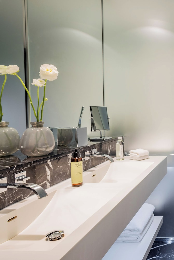 Suite panorámica de 3 dormitorios, vista a la ciudad del hotel ME London Hotel. Foto 3